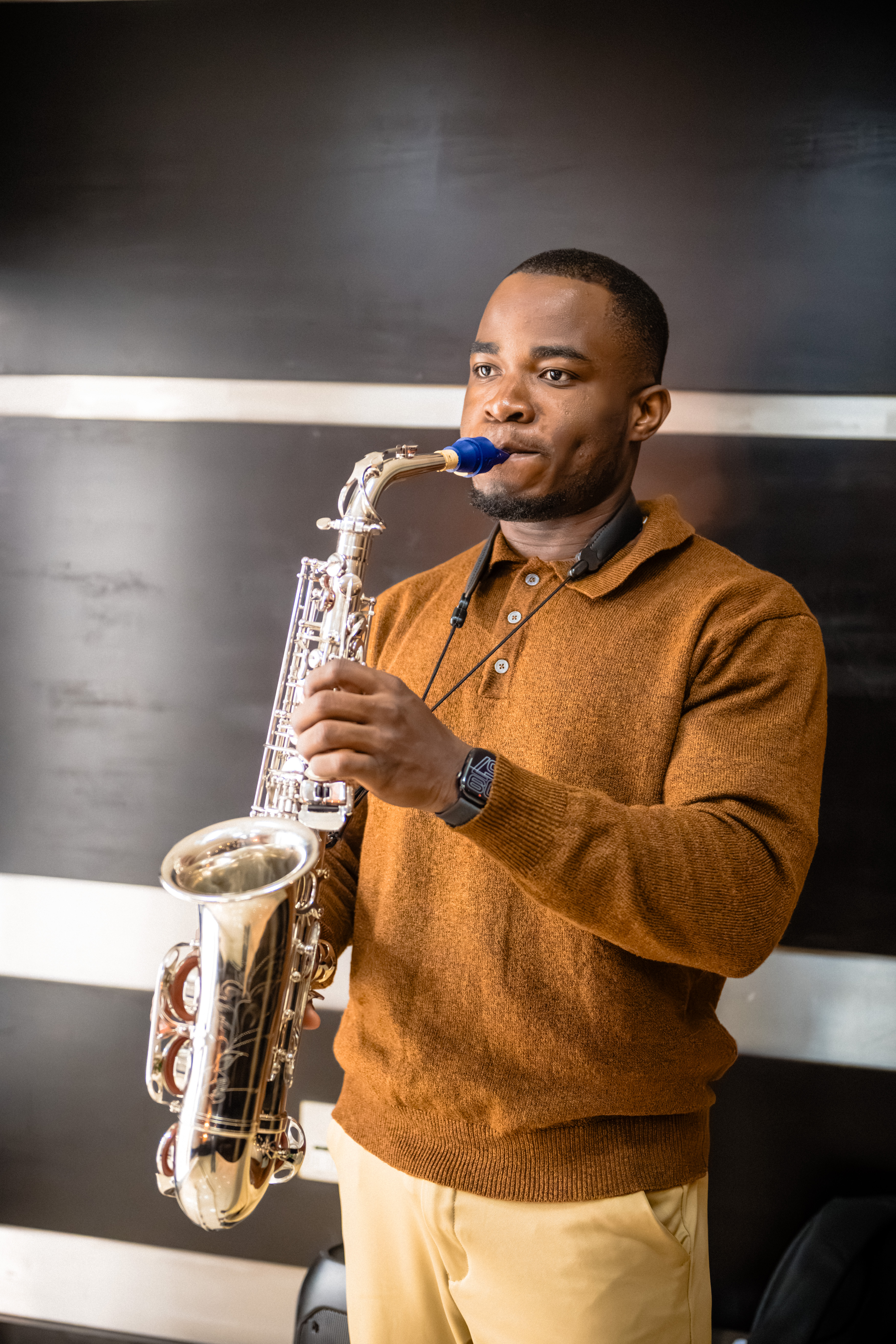 B.I.D.E Summit live saxophone performance